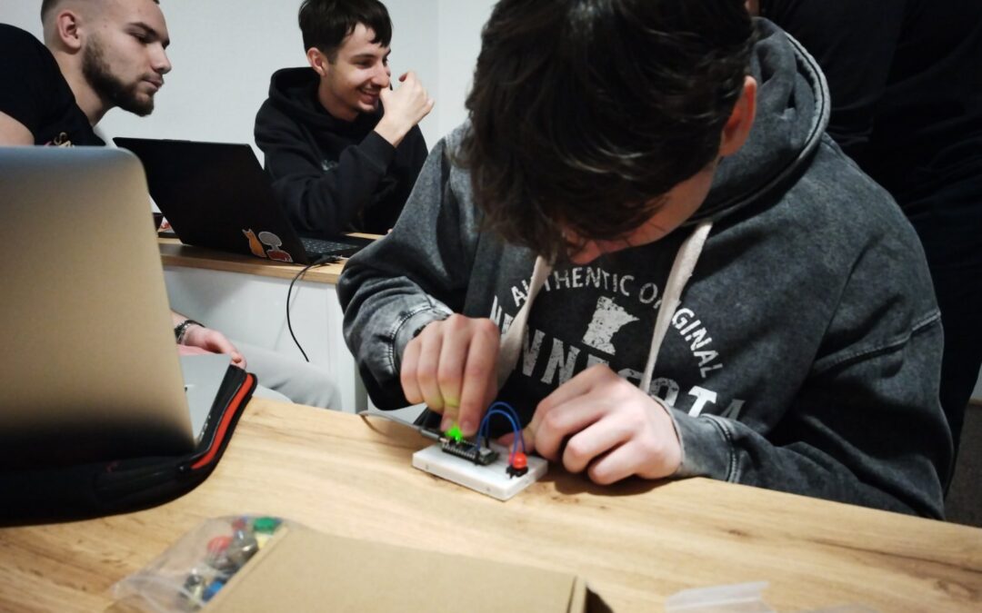 IoT & AI Workshops for Students of the Electrical Engineering School Banja Luka by Aluntis